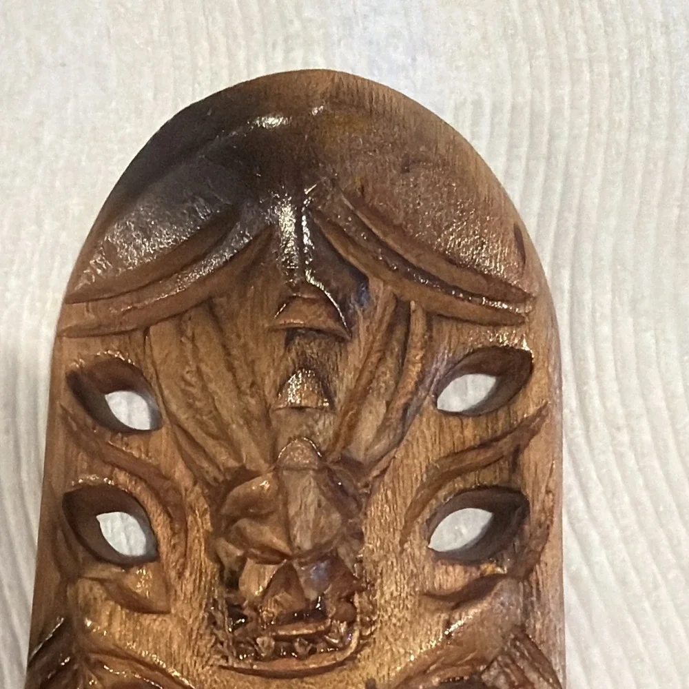 Vtg Hawaiian Hand Carved Bakunawa Monkey Pod Mask From The Monkey Pod Tree 6.25